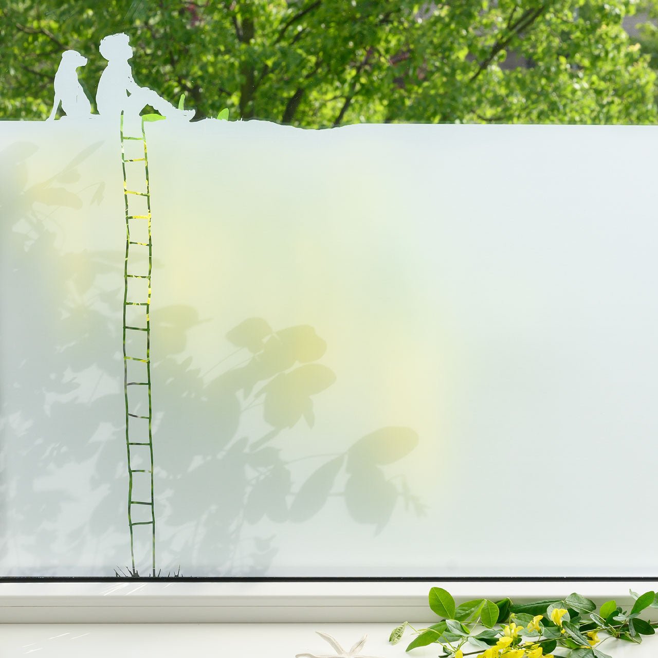 FensterfolieSichtschutzfolie mit einem süßen Dekor "Junge und Hund" G441